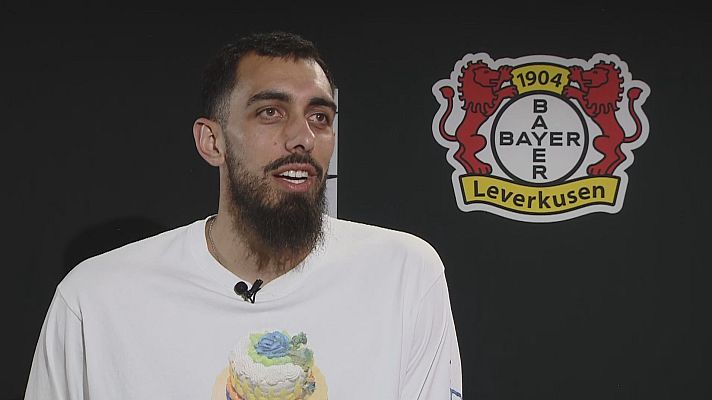 Telediario Fin de Semana - Borja Iglesias elogia a Xabi Alonso, su entrenador del Bayer