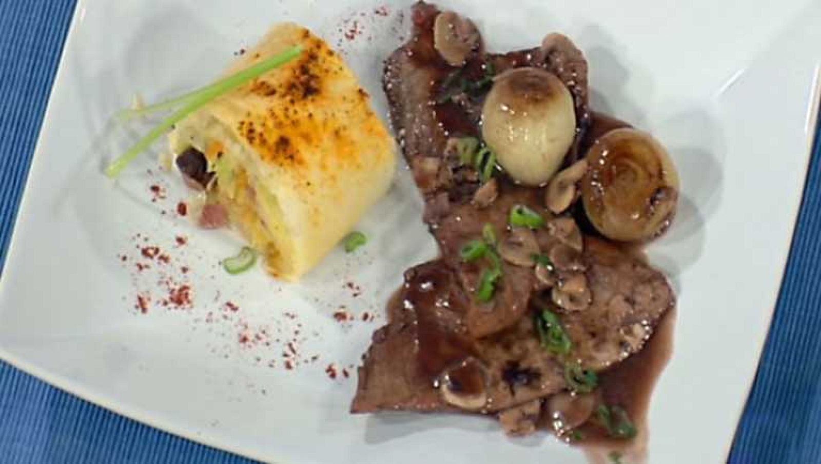 Cocina con Sergio - Escalopines al oporto con rollito de repollo  - Ver ahora