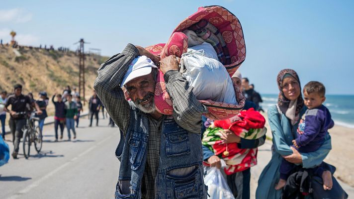 Telediario Fin de Semana - Miles de palestinos desplazados tratan de regresar a sus casas en el norte de la Franja de Gaza