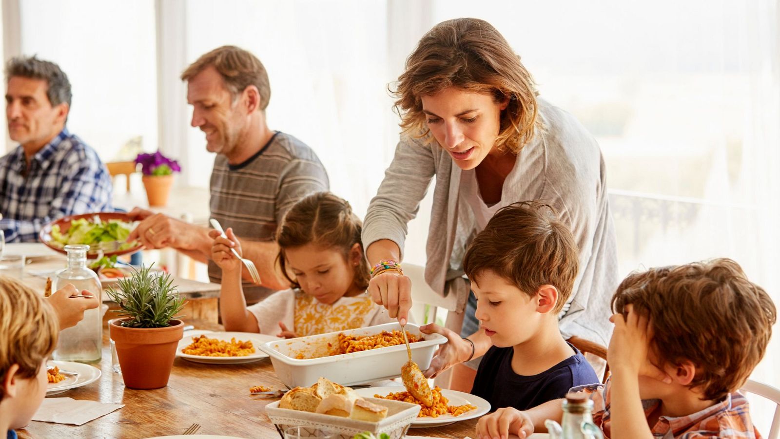 ¿Sabes gestionar tu inteligencia emocional en familia? - Saber vivir | Ver