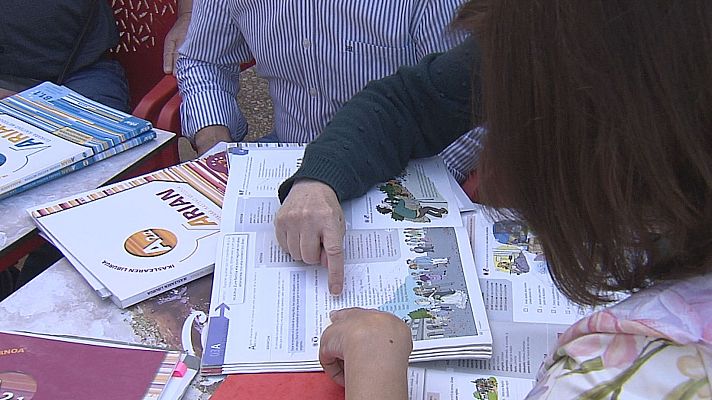 L'informatiu - Comunitat Valenciana - L'euskera, l'àrab i el castellà per a estrangers perdran hores en les EOI el pròxim curs