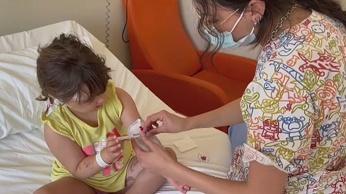 L'Informatiu - Cirurgia pionera per treure una agulla del cervell d'una nena