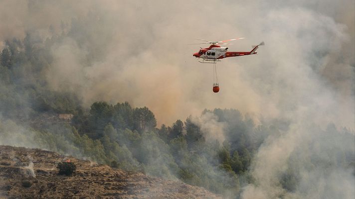 El incendio de Alicante sigue activo tras calcinar más de 600 hectáreas