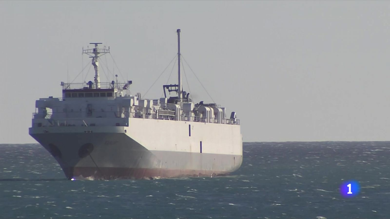 L'arribada de cotxes importats, cada vegada més complicada - L'Informatiu | Veure