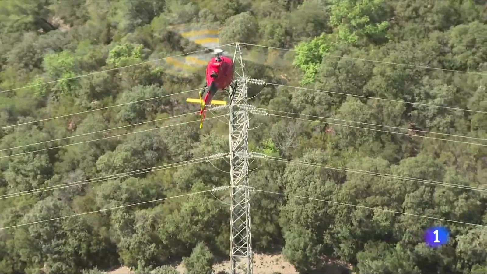 Campanya de prevenció d'incendis amb helicòpters