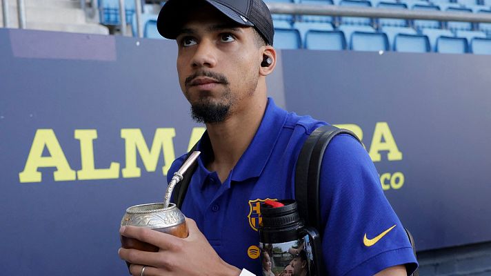 Fútbol - Ronald Araujo: "Tenemos la oportunidad de engancharnos a la Liga en el clásico y vamos a ir con todo"