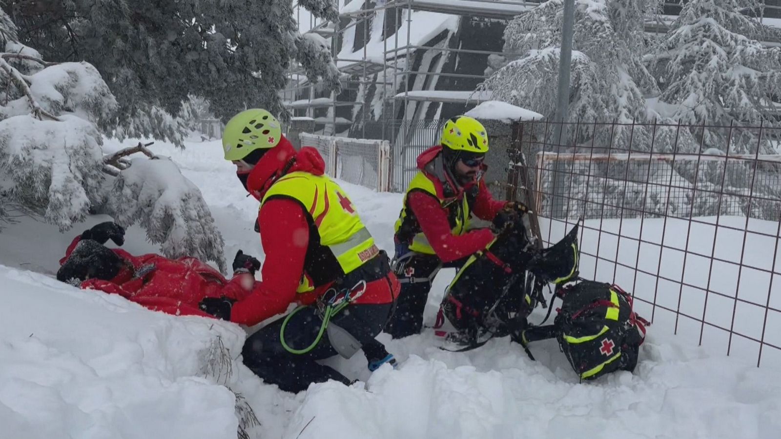 objetivo igualdad-Mujeres al rescate en la montaña