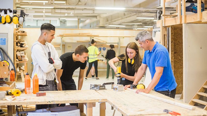 Cada vez más jóvenes escogen estudiar una Formación Profesional | Ver