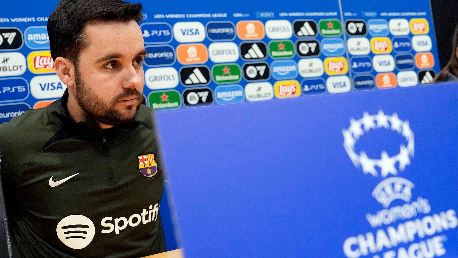 Jonatan Giráldez: "Queremos ganar en el césped y en la grada" - Fútbol | Ver