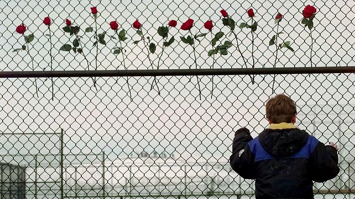 Telediario Fin de Semana - 25 años de la masacre de Columbine, el tiroteo que abrió el debate sobre las armas en EE.UU.