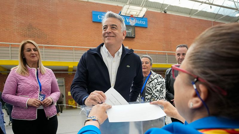 Javier de Andrs (PP) vota en Vitoria: "Confiamos en ser decisivos la prxima legislatura"