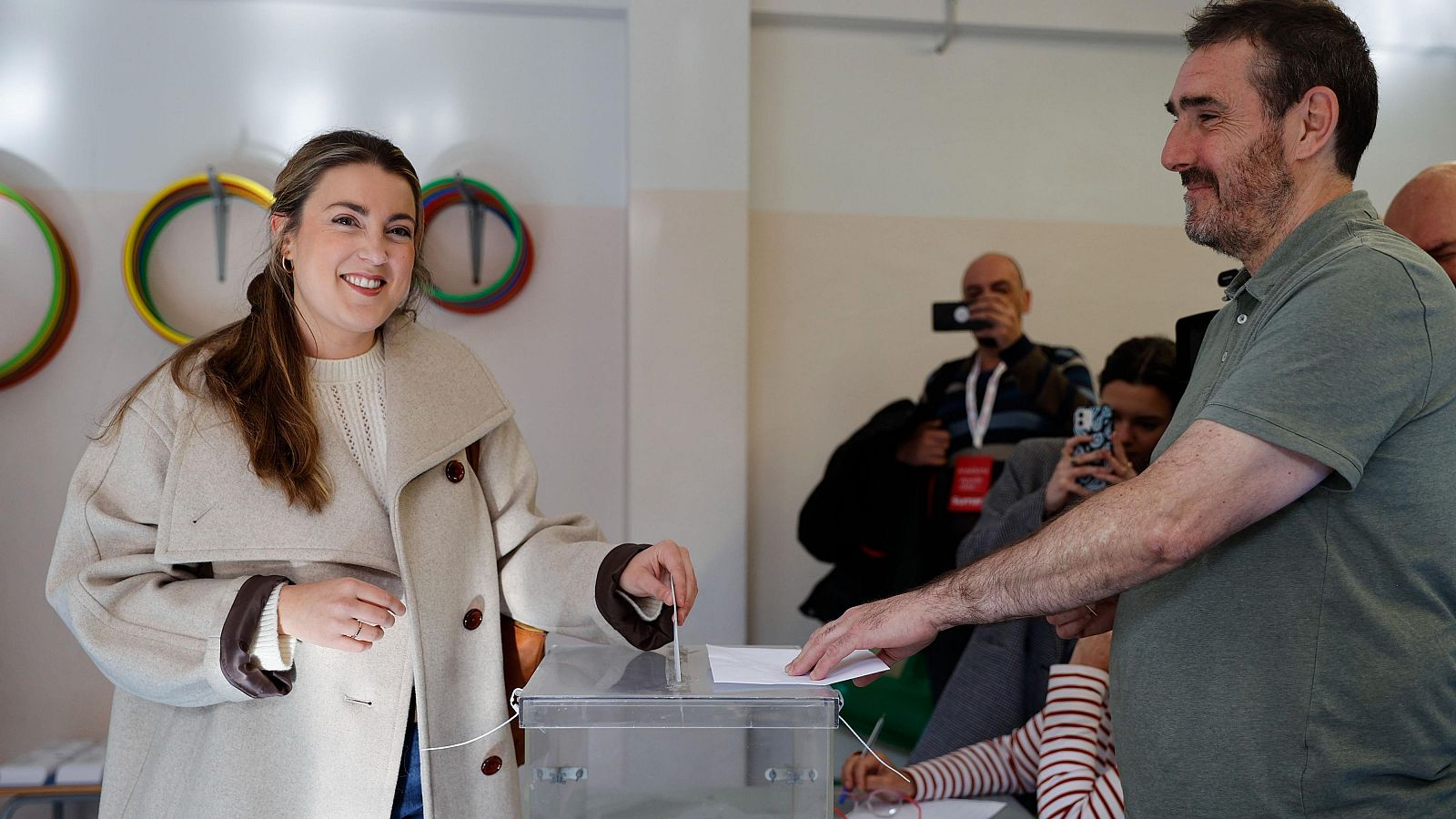 Elecciones vascas 2024: Alba García (Sumar) vota en Bilbao