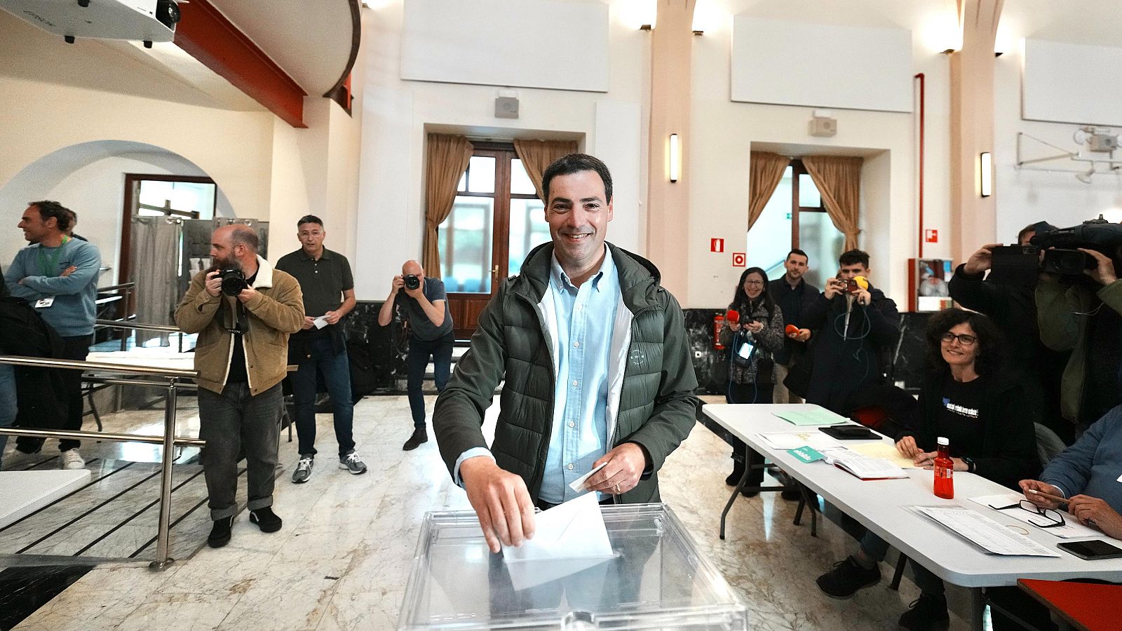 Pradales (PNV) vota en Portugalete y llama a la participación de "toda la sociedad" vasca