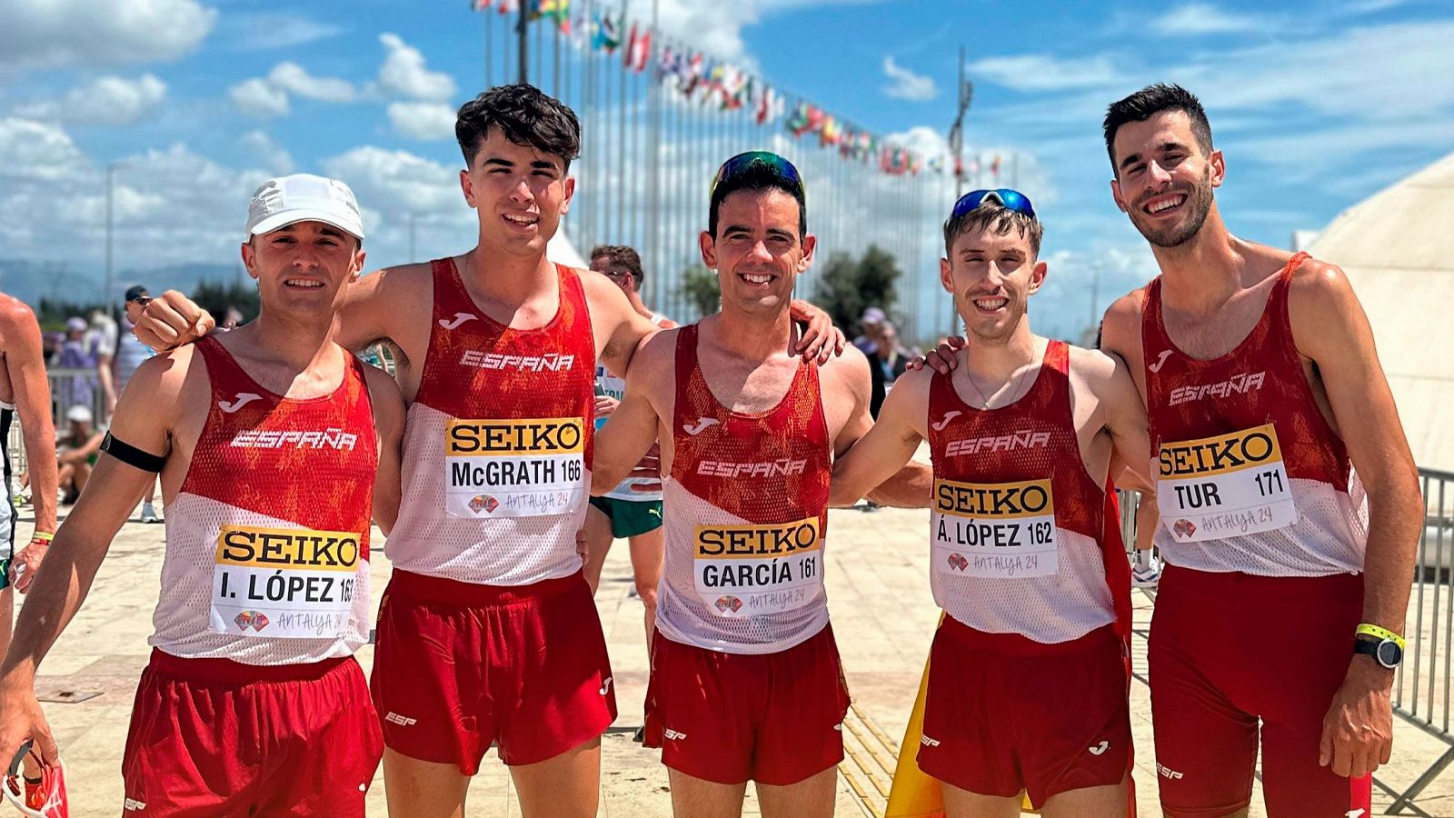 España gana la medalla de oro por equipos masculino en los Mundiales de Marcha