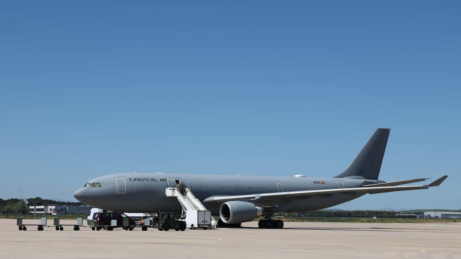 Un avión medicalizado de Defensa repatria a Alex García desde Bangkok