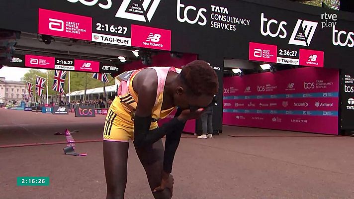 Peres Jepchirchir gana la Maratón de Londres estableciendo un nuevo récord mundial