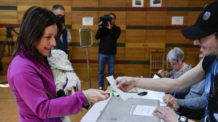 Telediario Fin de Semana - El País Vasco vota con normalidad en las elecciones autonómicas