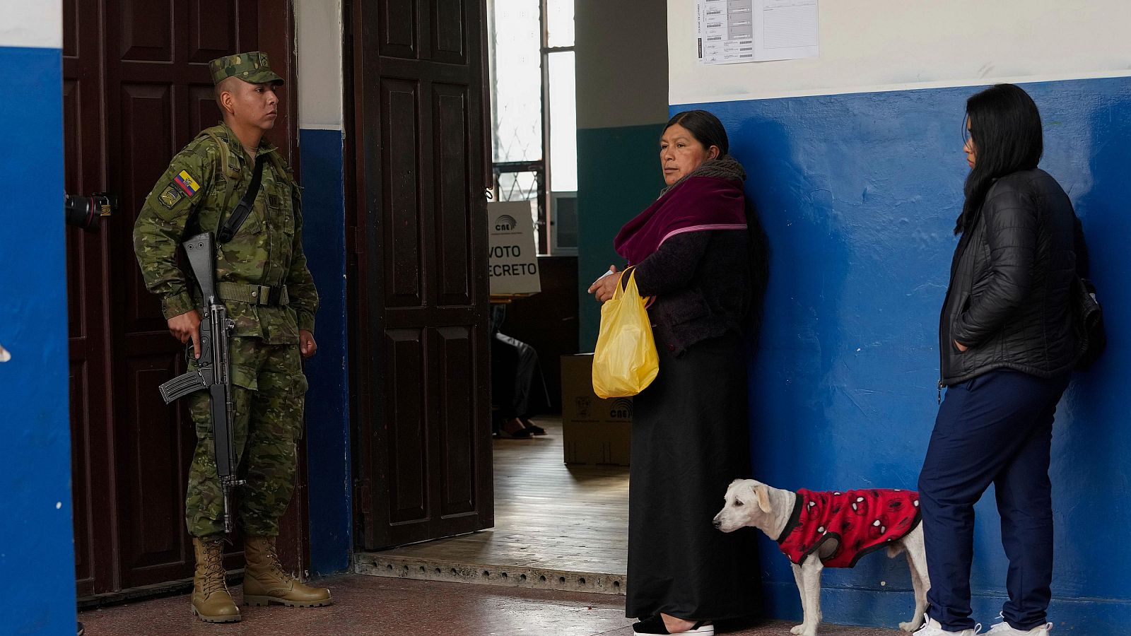 Ecuador vota sobre seguridad en medio de una crisis de violencia