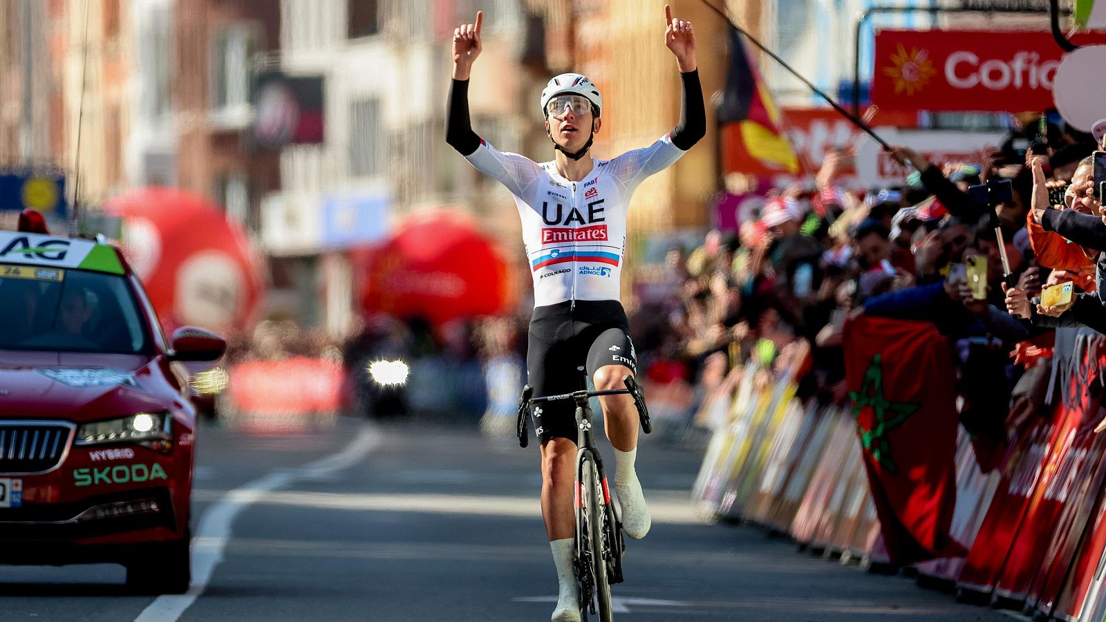 Pogacar conquista la lieja con Bardet y Van der Poel en el pódium