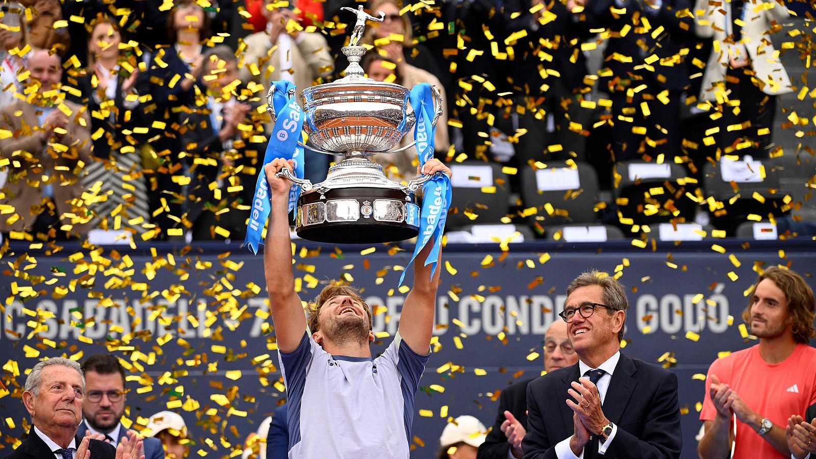 Ruud se venga de Tsitsipas y se corona por primera vez en Barcelona | Ver