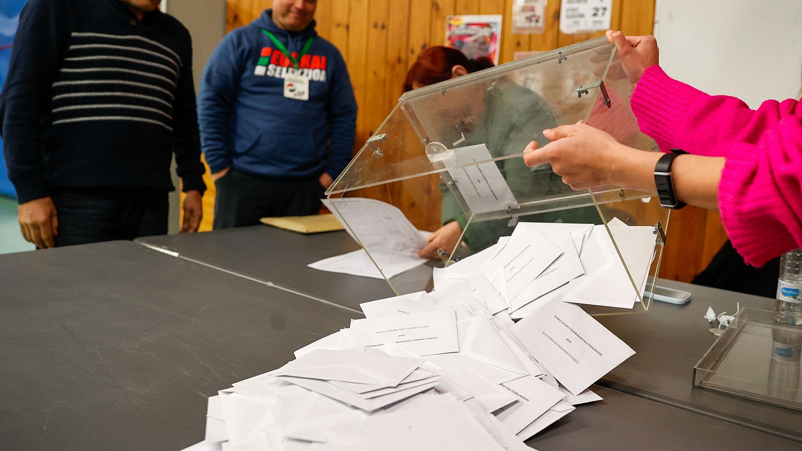 Telediario 2 en cuatro minutos - 21/04/24 - RTVE.es | Ver