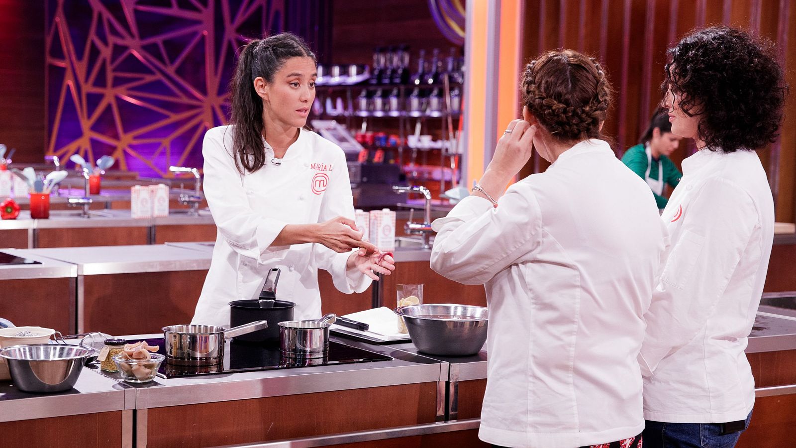 ¡Maria Lo cocina con los aspirantes de MasterChef 12! - MasterChef | Ver