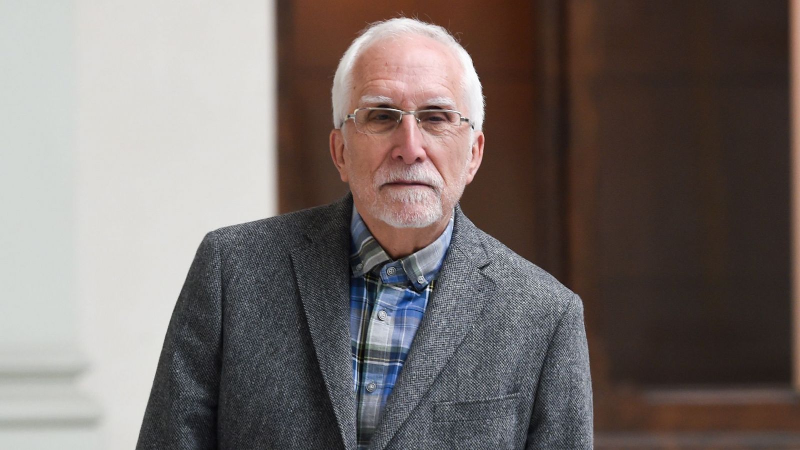 Luis Mateo Díez: "La vida es incómoda, pero merece la pena" | Ver