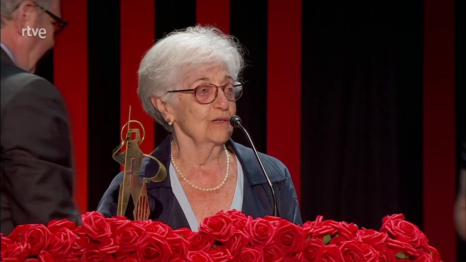 María Luisa Solà, Premi Sant Jordi 2024 a Menció Dobladors - Especials en català | Ver