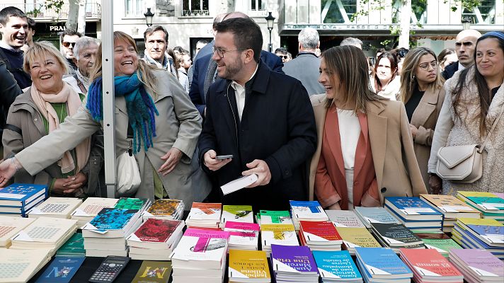 Telediario 2 - El día de Sant Jordi se cuela en la precampaña catalana
