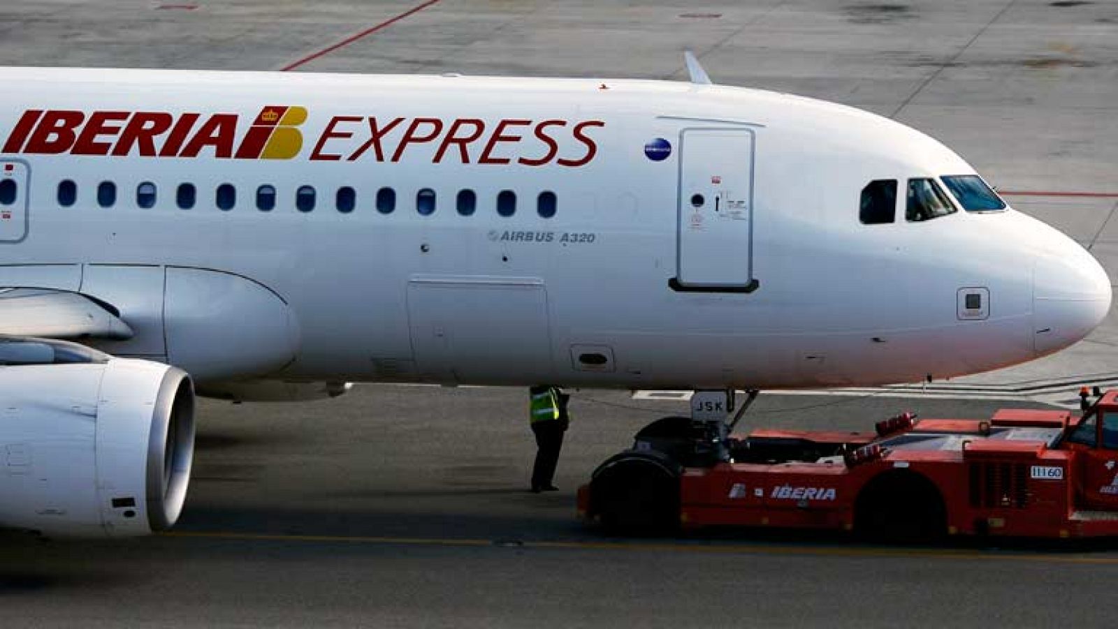 Los sindicatos de Iberia desconvocan la huelga pese a falta de acuerdo con Iberia