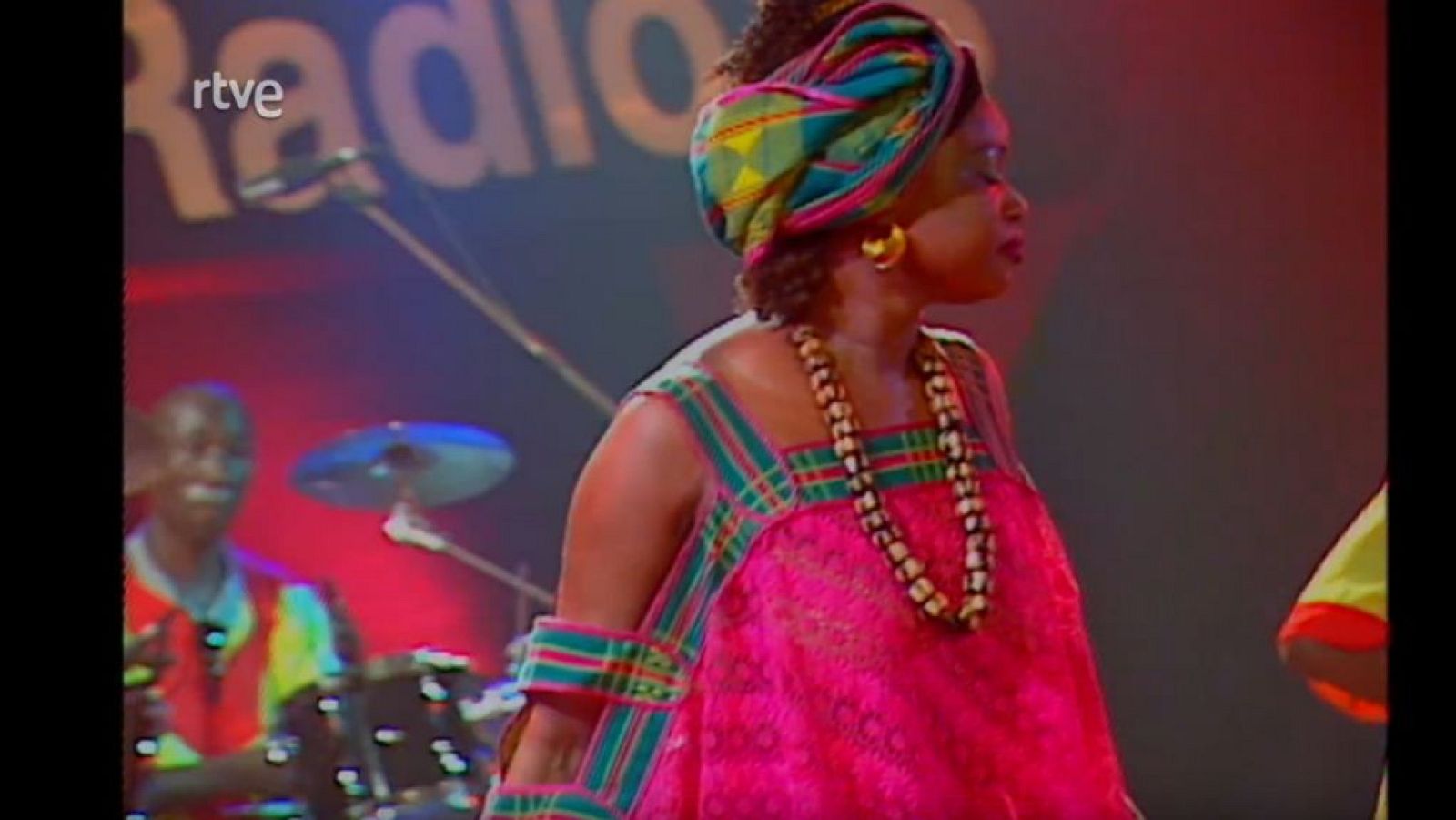 Los conciertos de radio 3- Oumou Sangare - Los conciertos de Radio 3 en La 2 | Ver