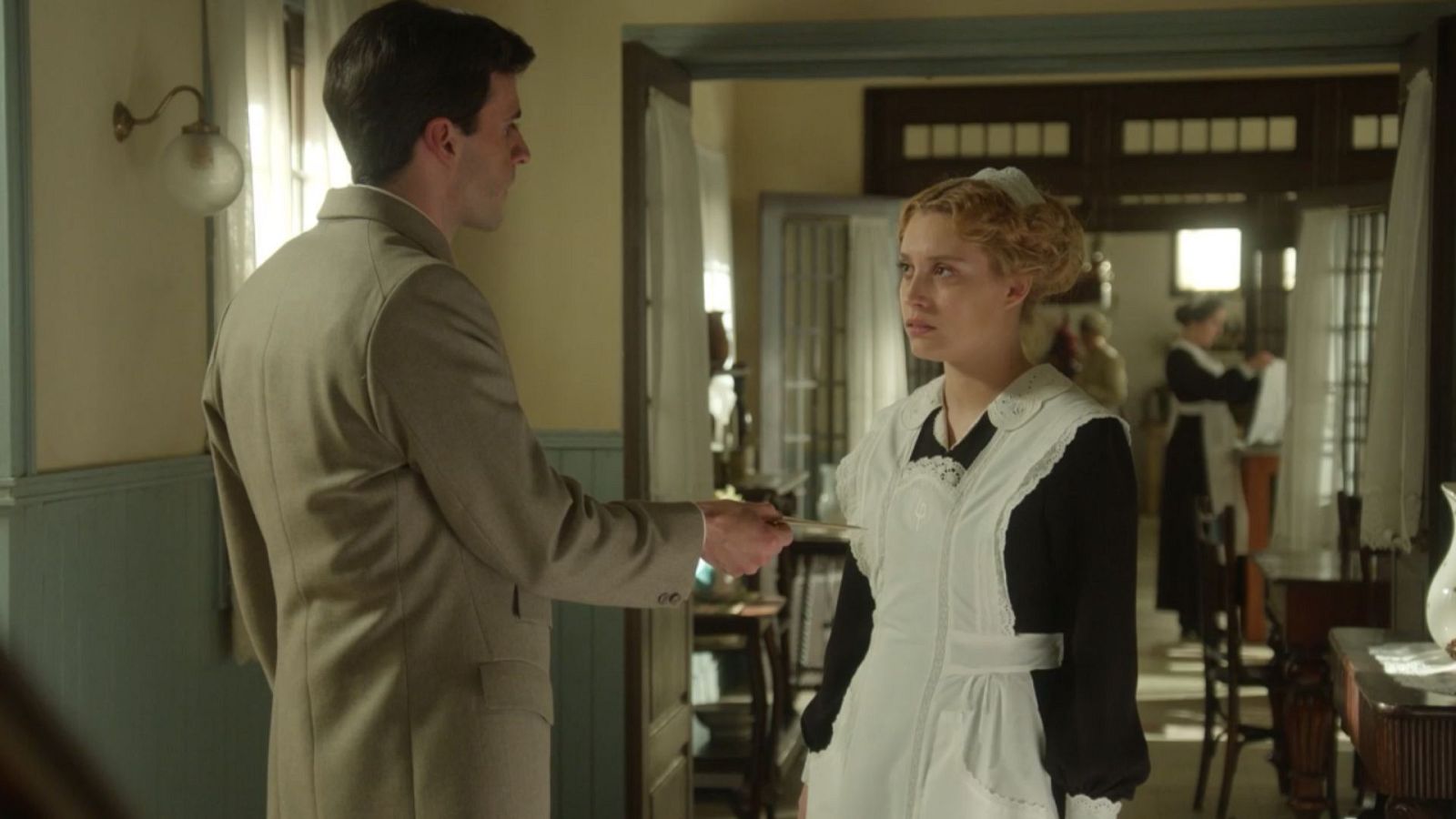 La Promesa: Abel se despide de Jana antes de abandonar el palacio - La promesa | Ver