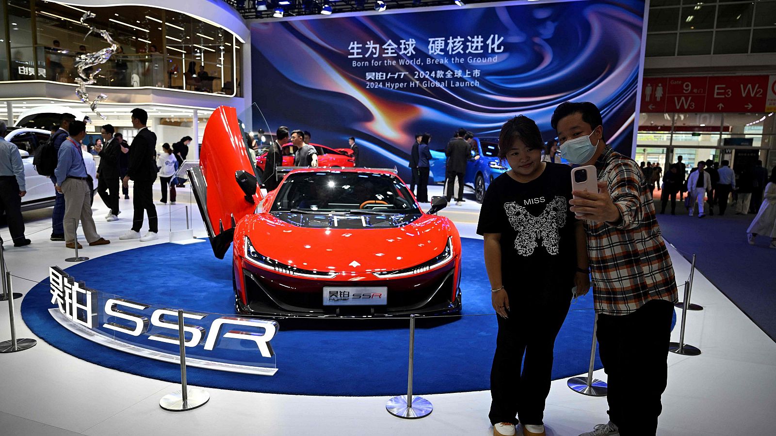 Las marcas chinas sacan músculo en la feria de coches de Pekín