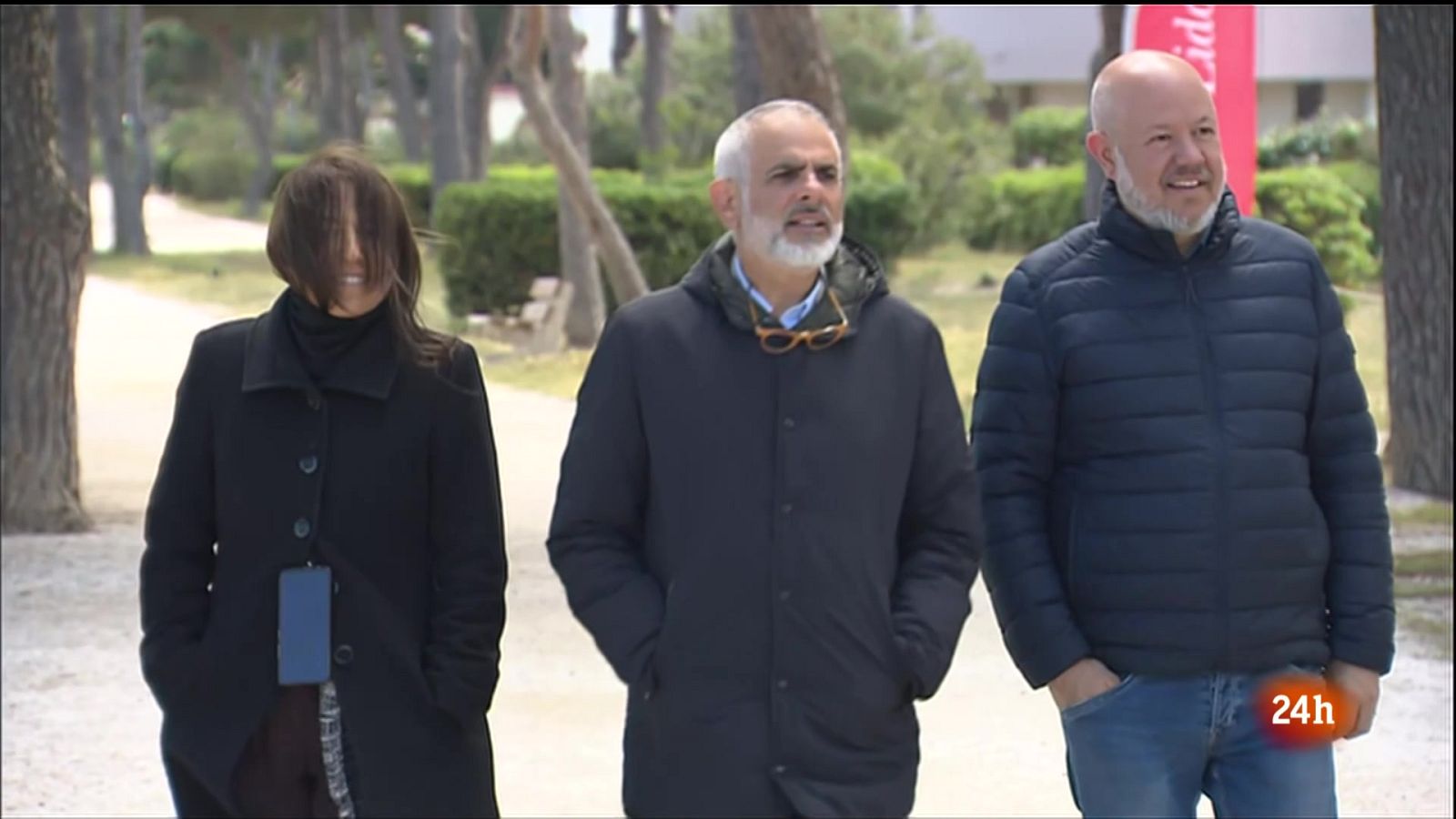 Retrets i primeres propostes dels candidats en el primer dia de campanya electoral - El Vespre | Veure