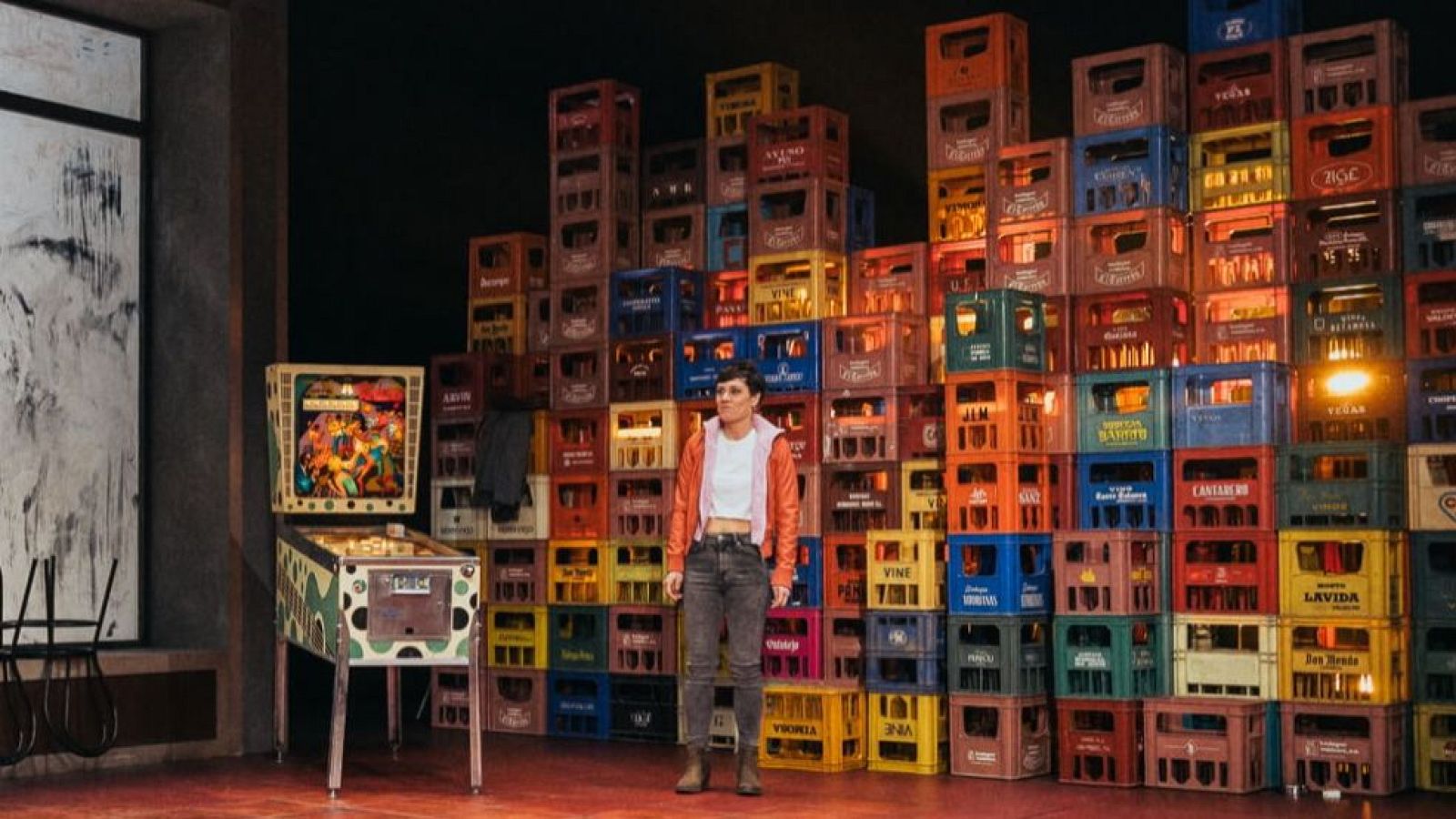 El cineasta David Trueba se estrena en el teatro con 'Los guapos' | Ver