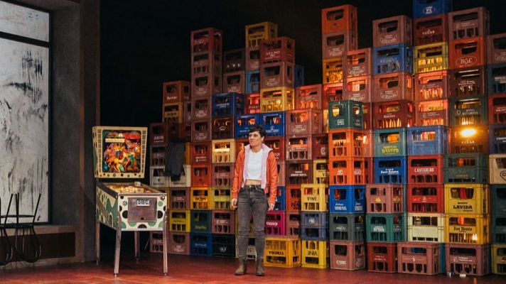 Telediario 2 - El cineasta y escritor David Trueba se estrena en el teatro con 'Los guapos'