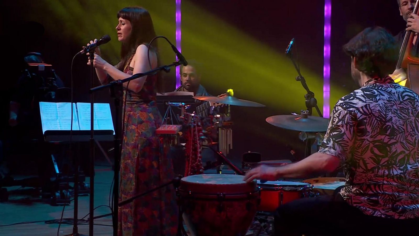 Las noches del Monumental - Lara Bello - escuchar ahora