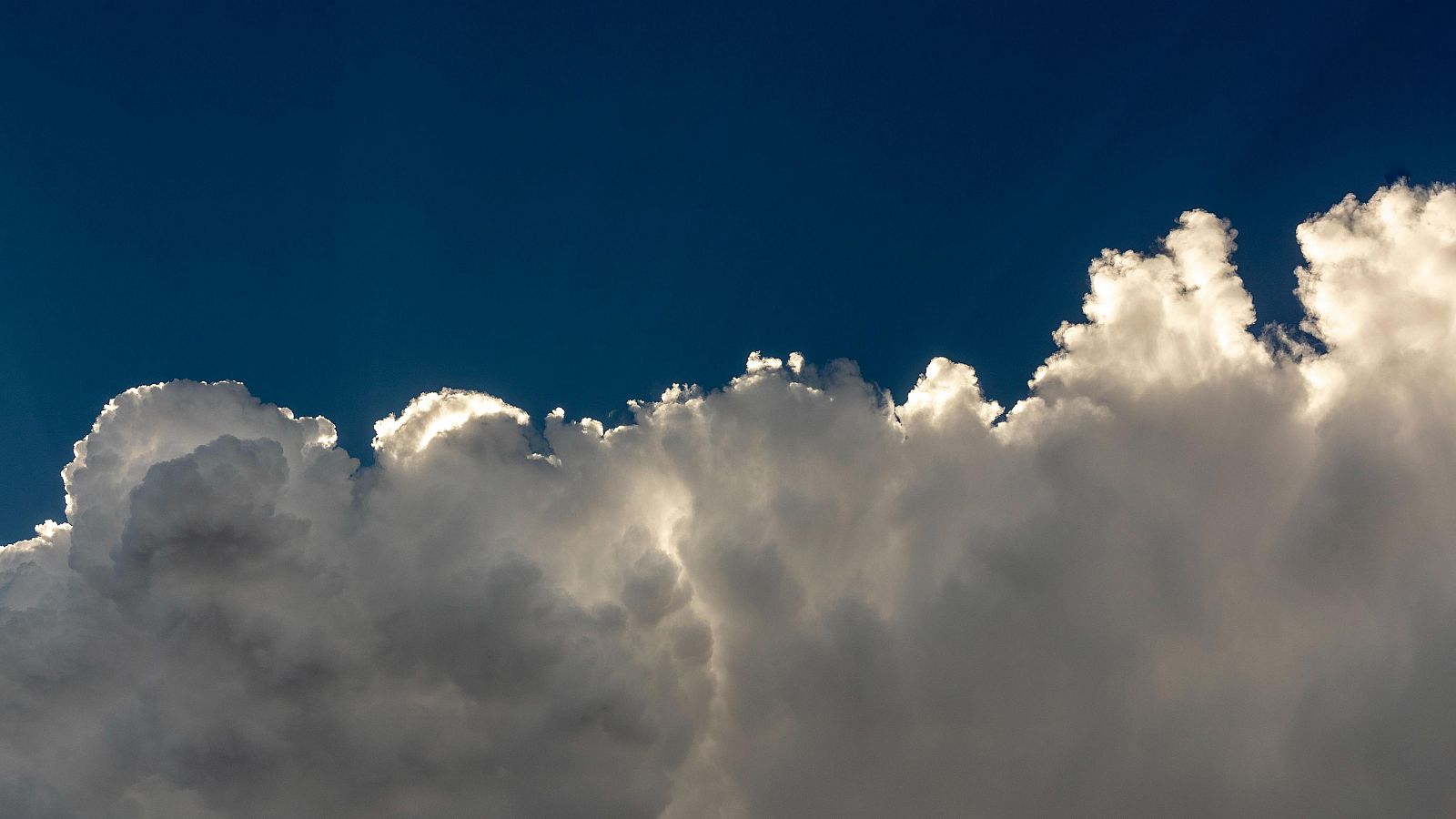 Cazadores de nubes, una opción para frenar la sequía