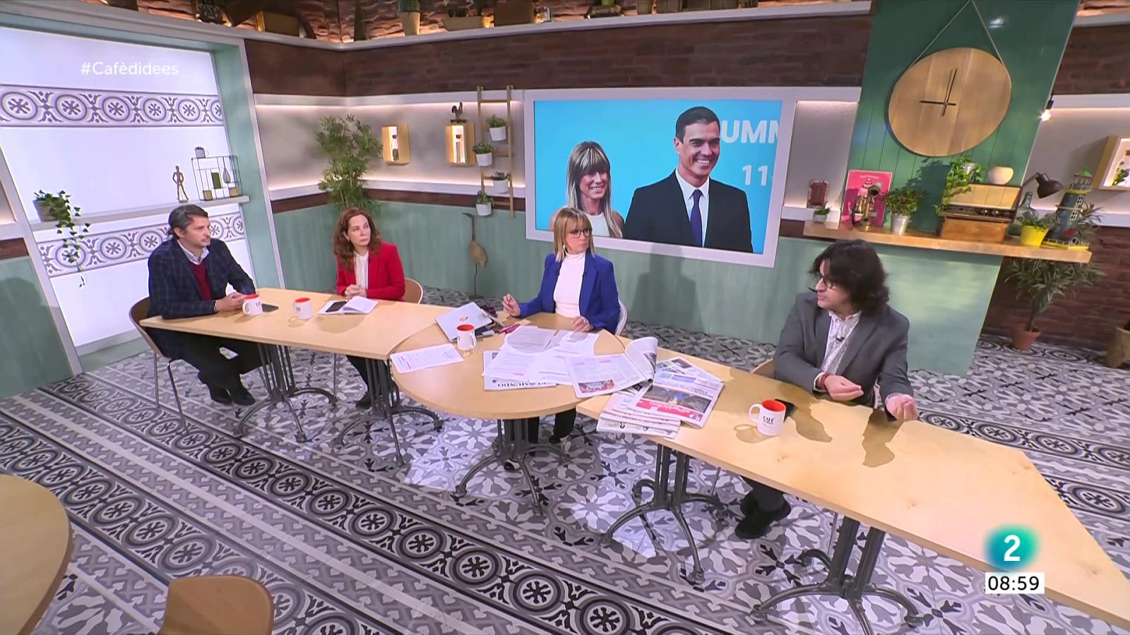 Gemma Nierga entrevista Alejandro Fernández. Parlem de la decisió de Pedro Sánchez sobre el seu futur. I Xevi Masachs ens presenta el llibre 'Endavant, Girona!'