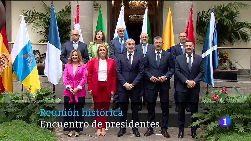 Primera reunin, en la historia de nuestra autonoma, de todos los presidentes de Cabildos con el presidente y vicepresidente del Gobierno Canario.