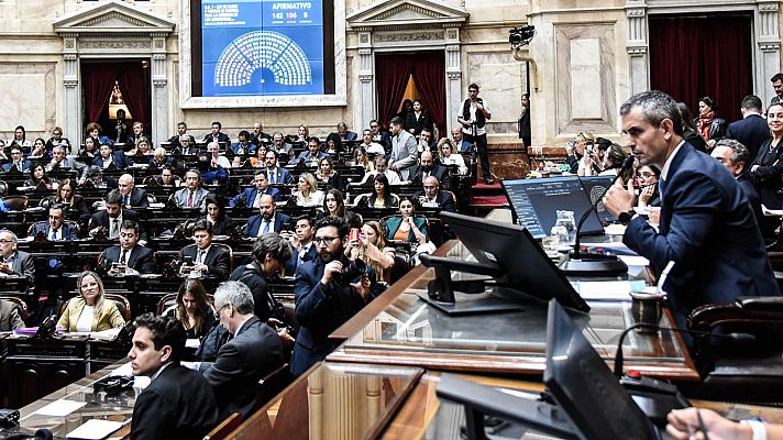 Telediario 1 - El Congreso de Argentina aprueba la ley ómnibus del Gobierno de Milei