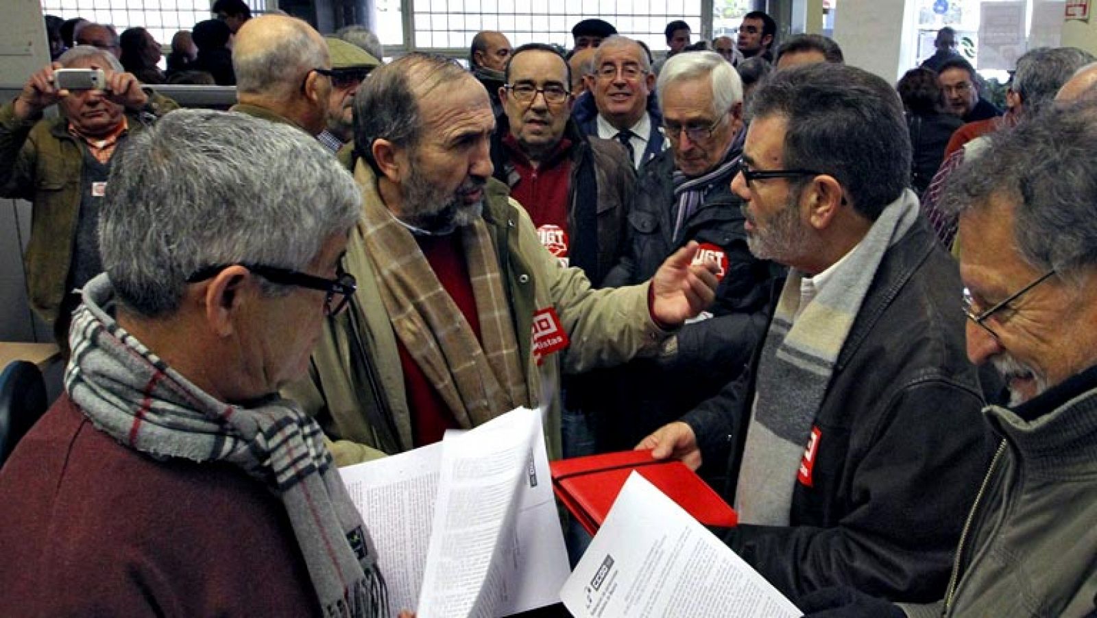 Varios grupos de pensionistas se encierran en edificios de la Seguridad Social 