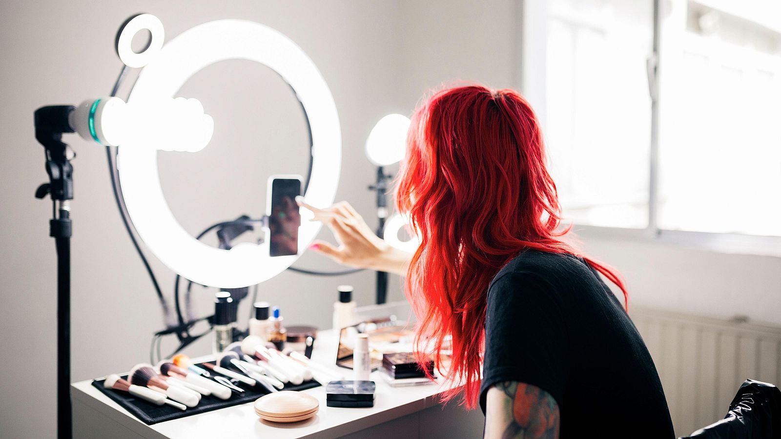 El Gobierno busca regular a los 'influencers', controlando su publicidad y contenido | Ver