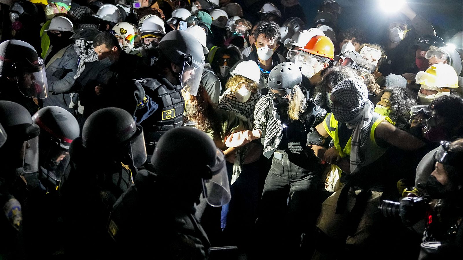 Más de 1.000 estudiantes detenidos en las protestas universitarias a favor de Palestina en EE.UU.