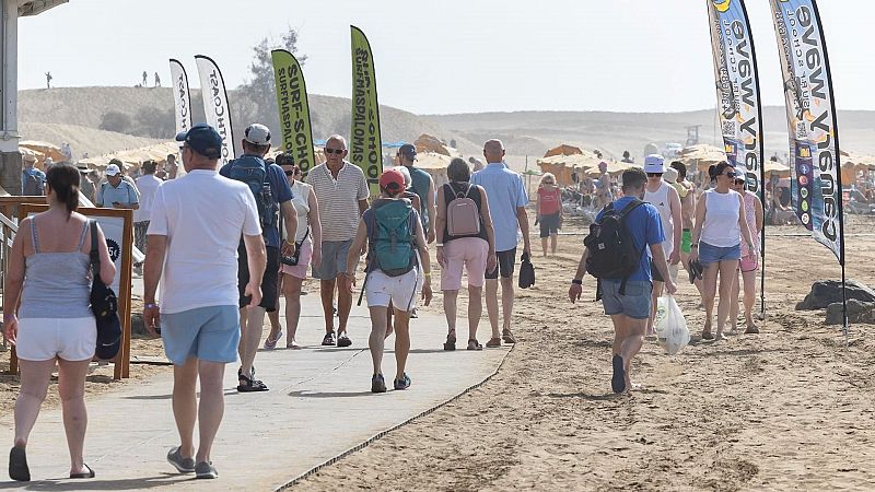 El turismo bate récord con la llegada de 16 millones de visitantes - Informativo 24h | Ver