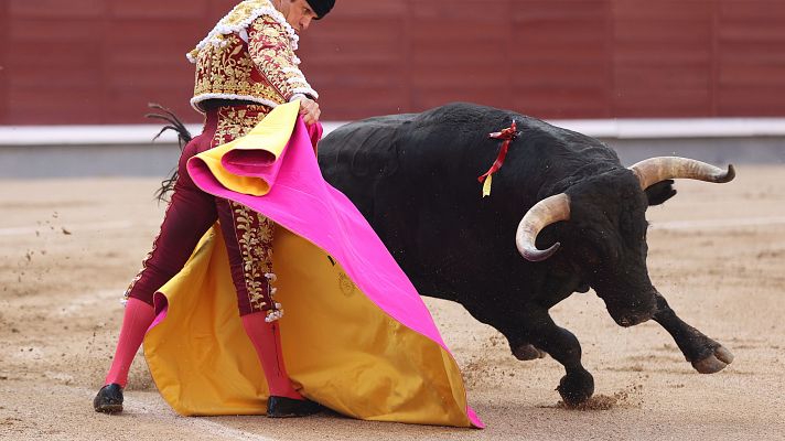 Telediario 1 - Las comunidades autónomas divididas tras la eliminación del Premio Nacional de Tauromaquia