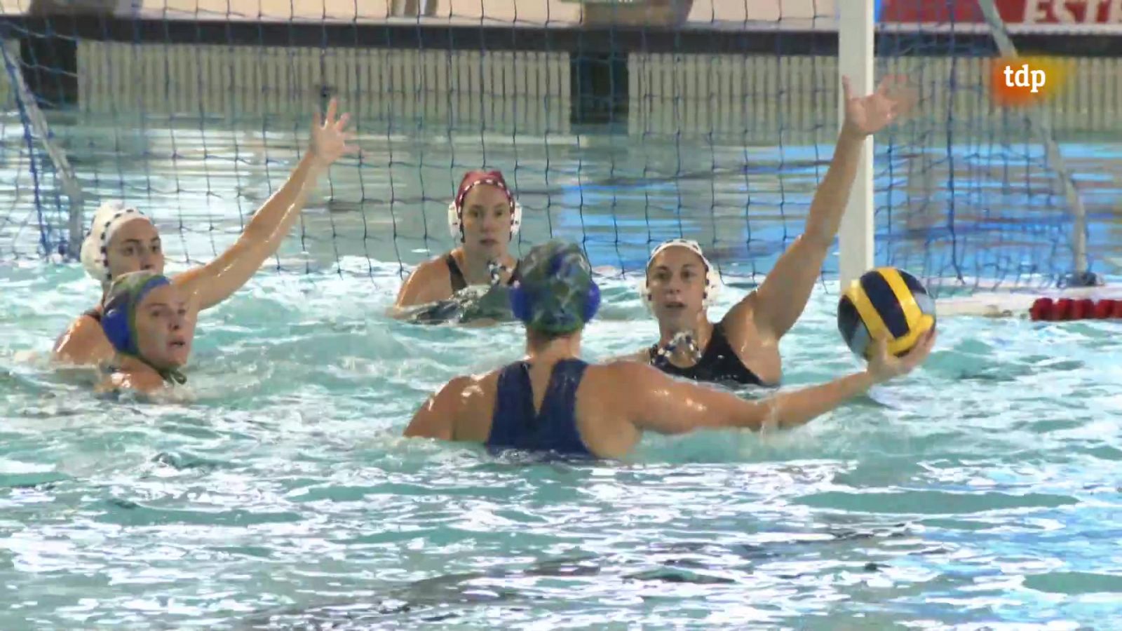 Waterpolo - Copa de La Reina. 1/4 Final: Astralpool CN Sabadell - CE Mediterrani