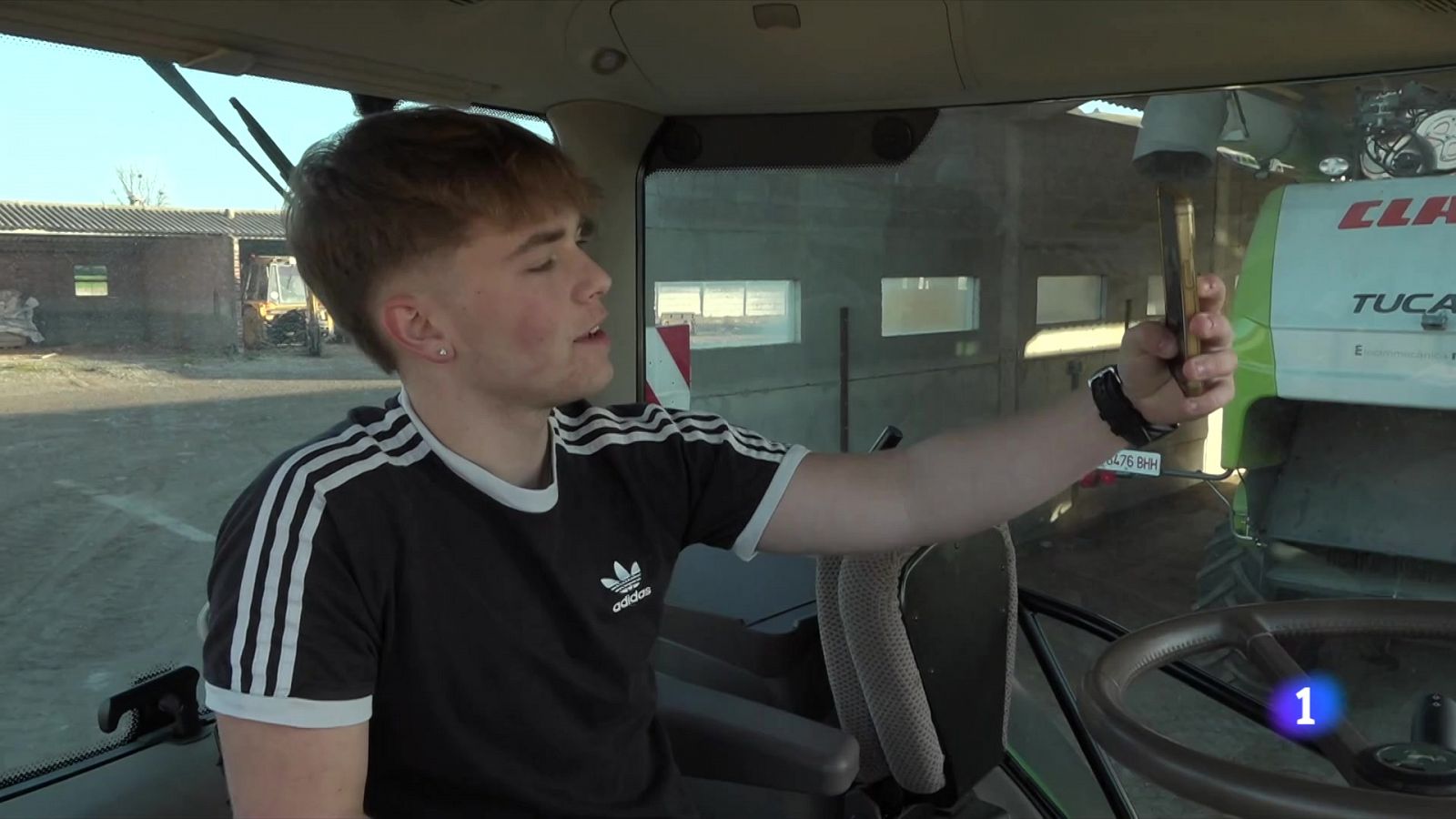 La vida atípica d'un pagès de 18 anys - L'Informatiu | Veure