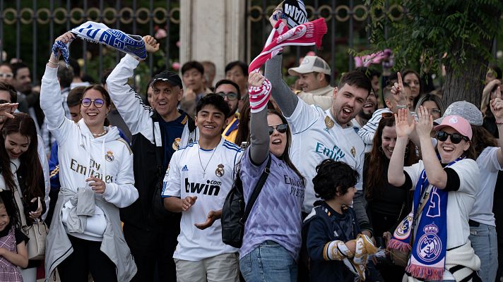 Improvisada fiesta en Cibeles por la 36ª Liga del Real Madrid
