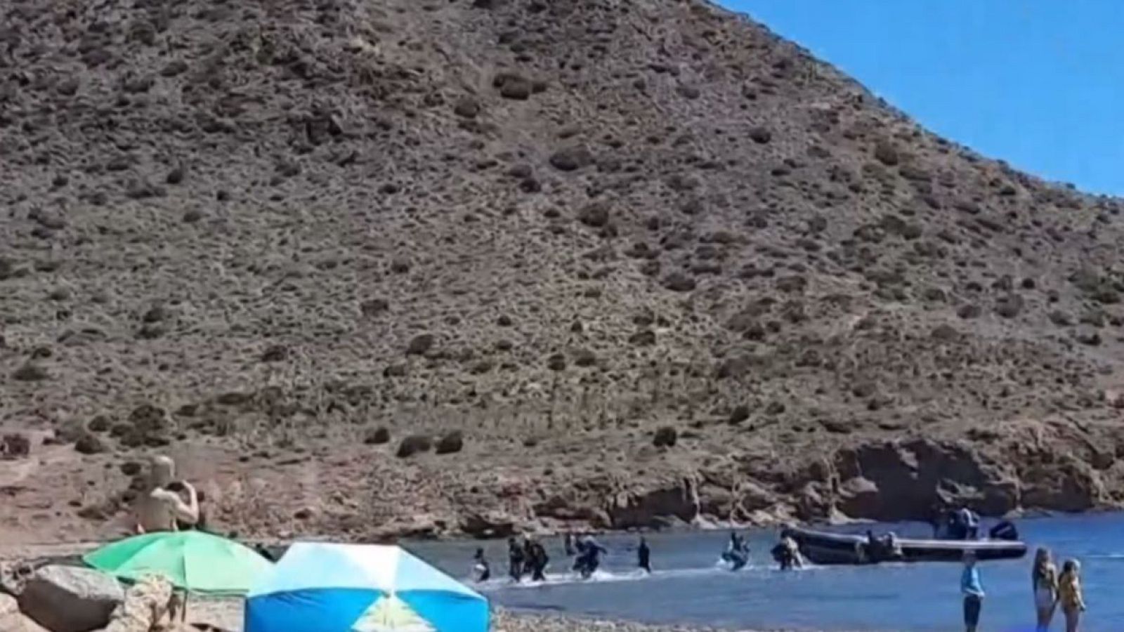 Llega a Níjar una patera con 20 personas a bordo | Ver